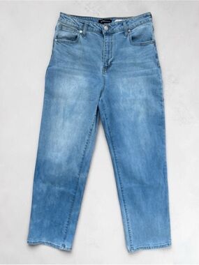 💙 BCBG Generation Skater Straight Jeans Sz 9/29 ✨ Light Wash Denim MSRP $98
